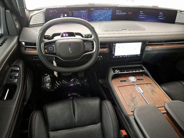 new 2025 Lincoln Navigator car, priced at $115,240