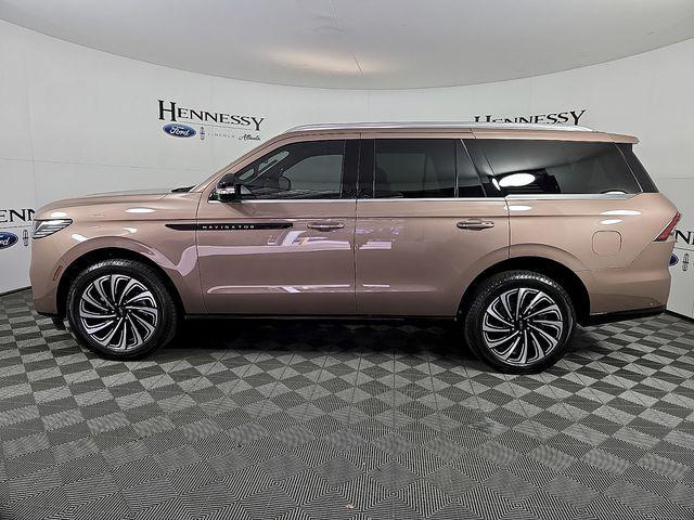 new 2025 Lincoln Navigator car, priced at $106,676