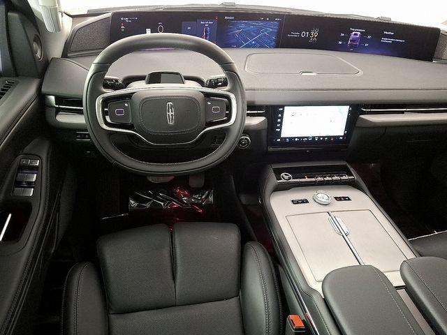 new 2025 Lincoln Navigator car, priced at $100,866