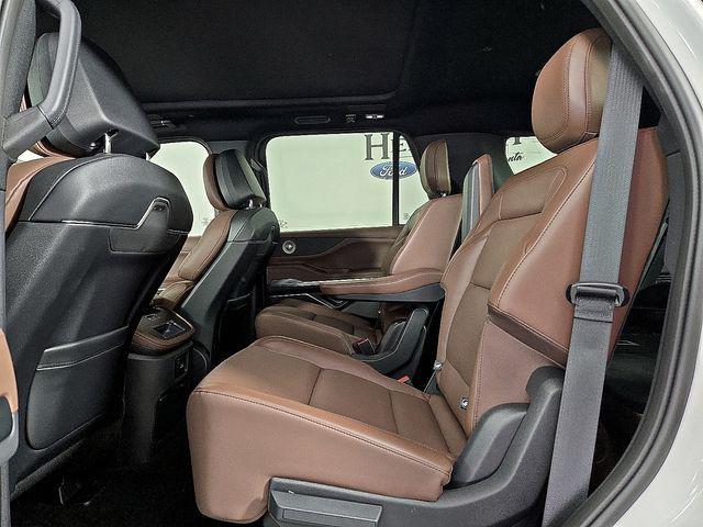 new 2025 Lincoln Navigator car, priced at $98,288