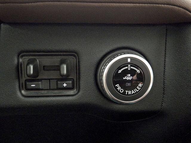 new 2025 Lincoln Navigator car, priced at $98,288