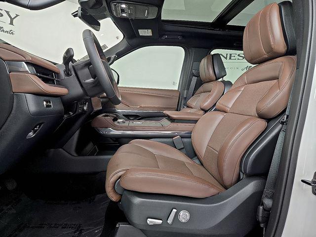 new 2025 Lincoln Navigator car, priced at $98,288