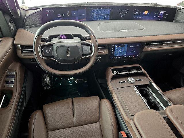 new 2025 Lincoln Navigator car, priced at $98,288