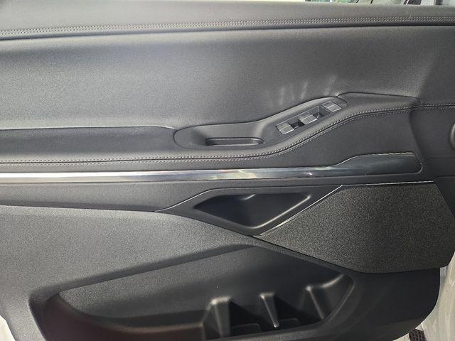 new 2025 Lincoln Navigator car, priced at $105,437