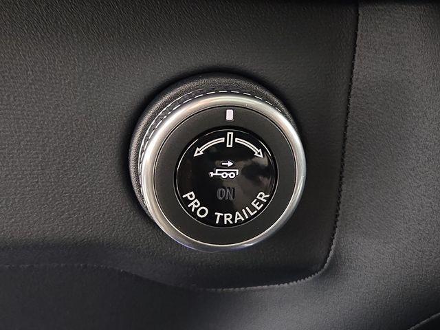 new 2025 Lincoln Navigator car, priced at $105,437