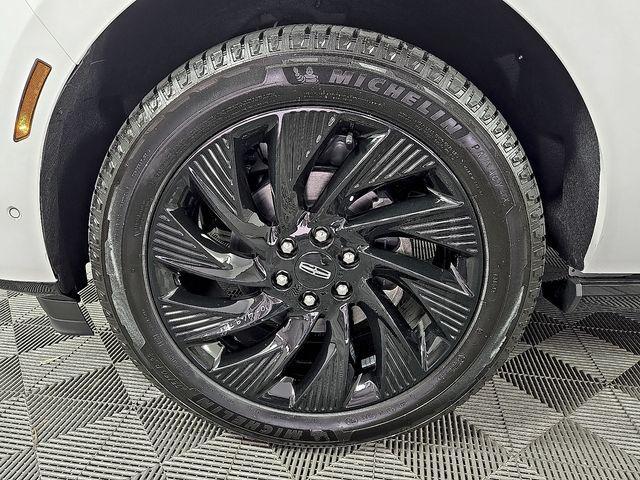 new 2025 Lincoln Navigator car, priced at $98,418