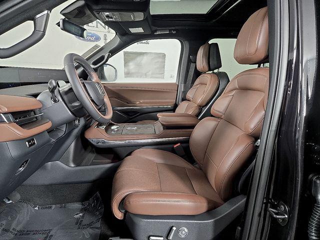 new 2025 Lincoln Navigator car, priced at $101,419