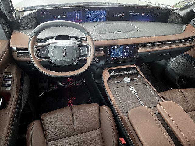 new 2025 Lincoln Navigator car, priced at $101,419