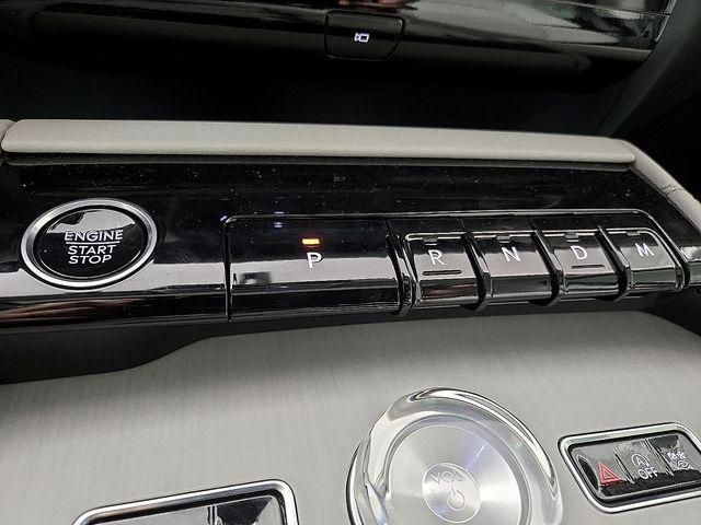 new 2025 Lincoln Navigator car, priced at $98,451