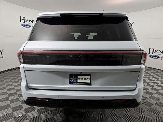 new 2025 Lincoln Navigator car, priced at $91,321