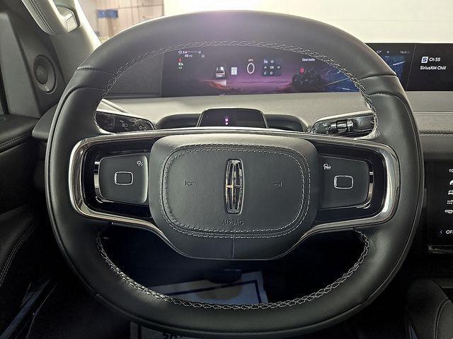 new 2025 Lincoln Navigator car, priced at $91,321