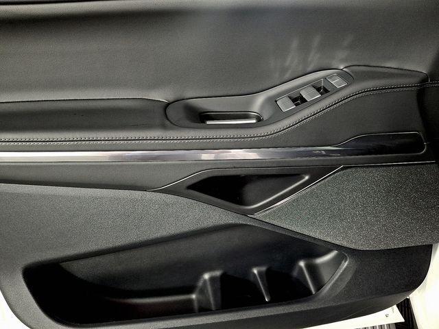 new 2025 Lincoln Navigator car, priced at $105,646