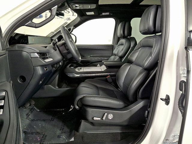 new 2025 Lincoln Navigator car, priced at $105,646