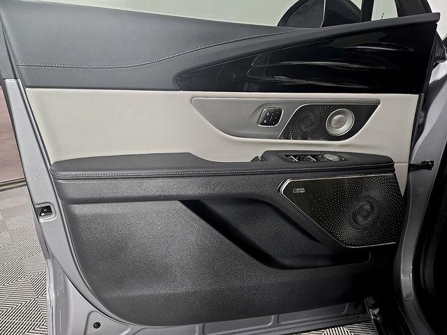 used 2025 Lincoln Nautilus car, priced at $57,668
