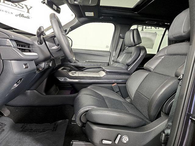 new 2025 Lincoln Navigator car, priced at $108,797