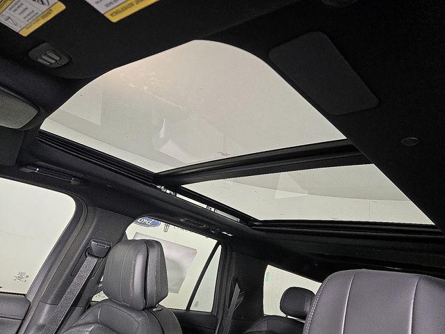 new 2025 Lincoln Navigator car, priced at $108,797