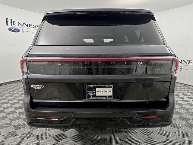 new 2025 Lincoln Navigator car, priced at $108,797