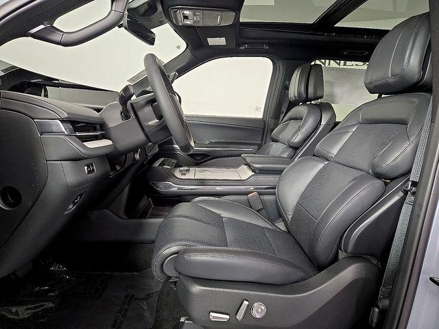 new 2025 Lincoln Navigator car, priced at $101,437