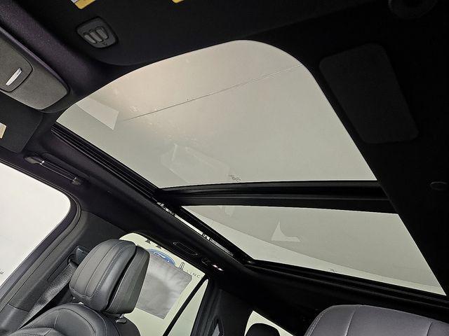 new 2025 Lincoln Navigator car, priced at $101,437