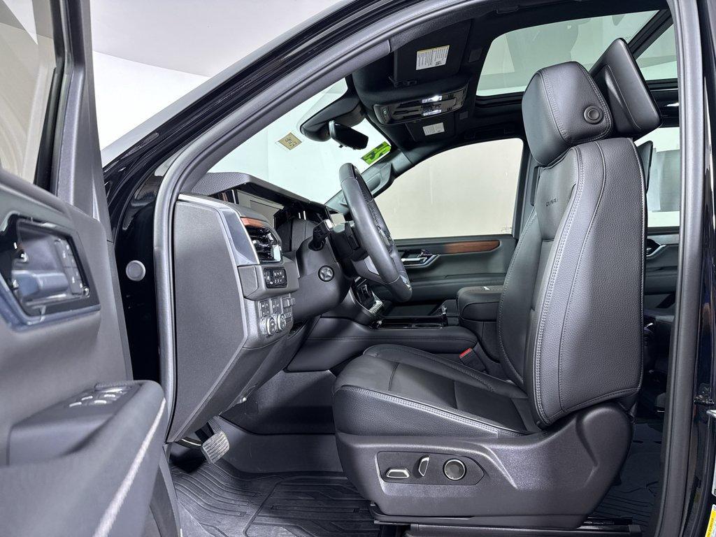 used 2025 GMC Yukon car, priced at $74,278