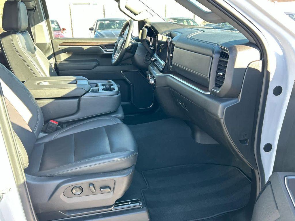 used 2025 GMC Sierra 1500 car, priced at $41,057