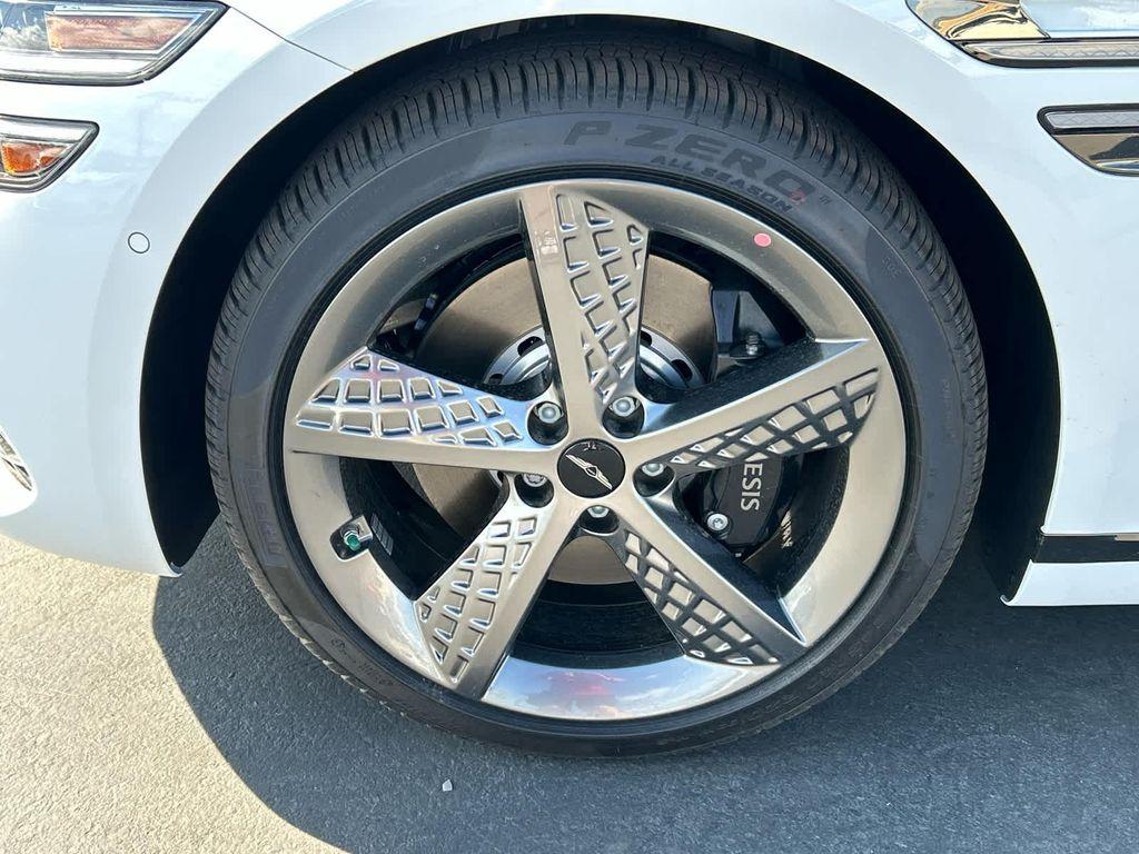 new 2025 Genesis G80 car, priced at $67,055