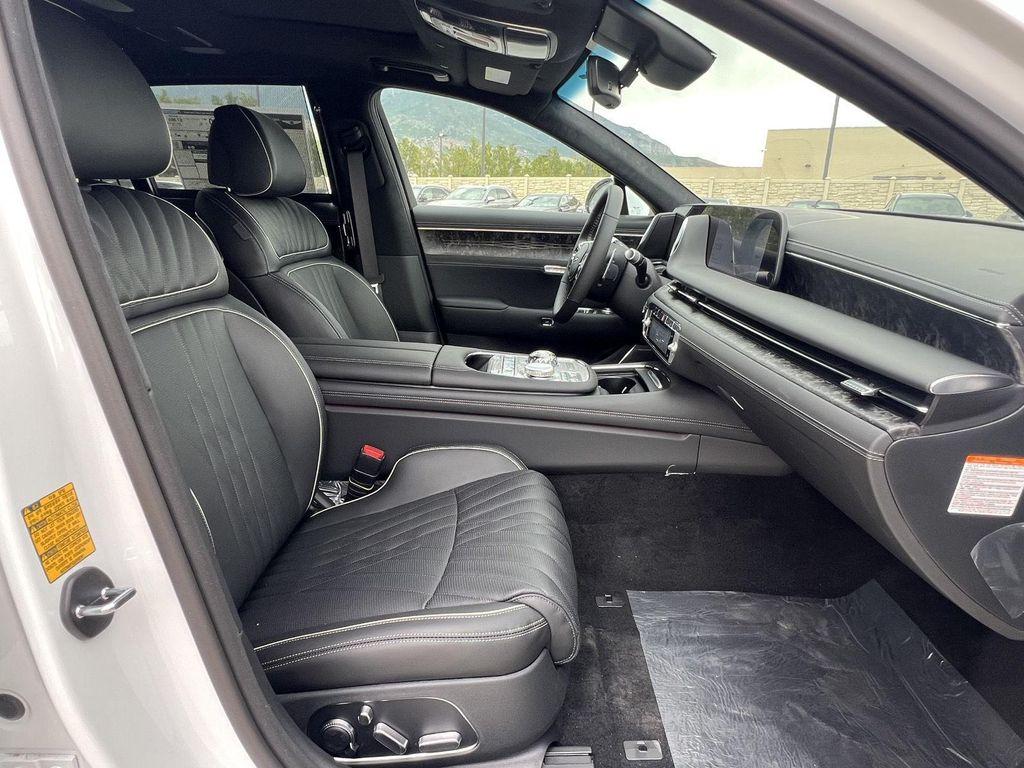 new 2026 Genesis G90 car, priced at $100,939