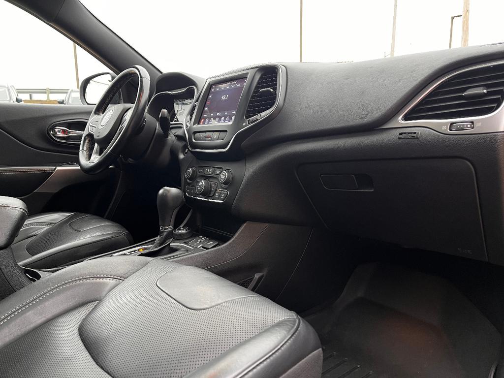 used 2021 Jeep Grand Cherokee car, priced at $15,999