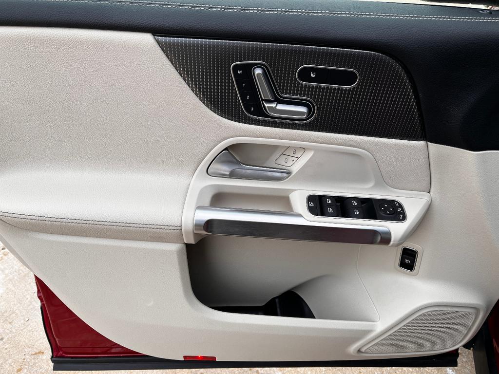 used 2021 Mercedes-Benz GLB 250 car, priced at $22,999