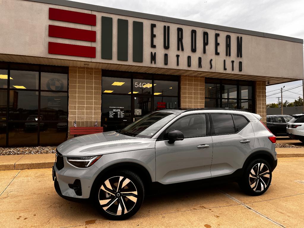 used 2025 Volvo XC40 car, priced at $32,999