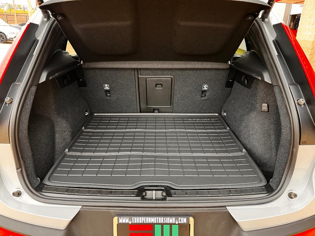 used 2025 Volvo XC40 car, priced at $32,999