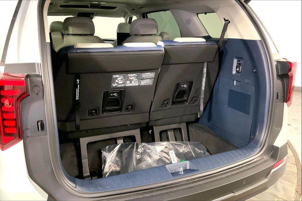 new 2026 Kia Carnival Hybrid car, priced at $57,732