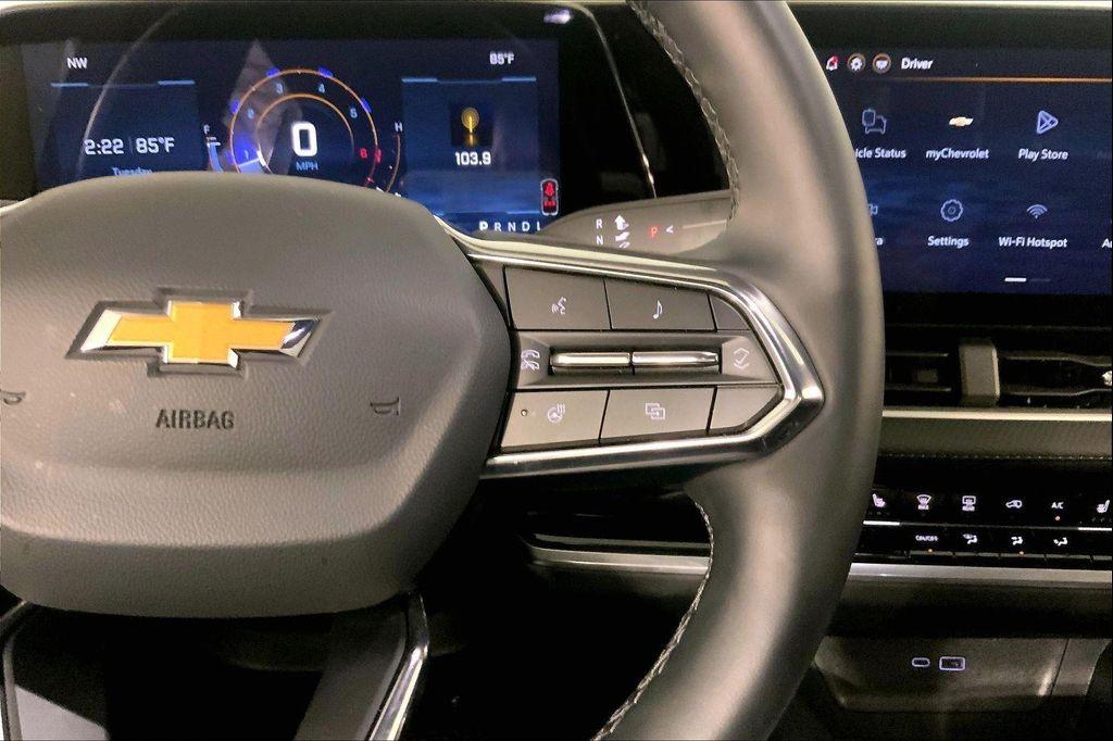 used 2026 Chevrolet Equinox car, priced at $25,800