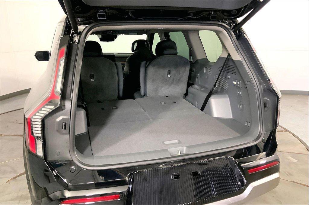 new 2026 Kia EV9 car, priced at $67,977