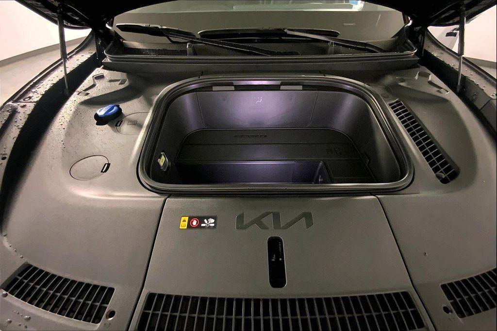 new 2026 Kia EV9 car, priced at $67,977
