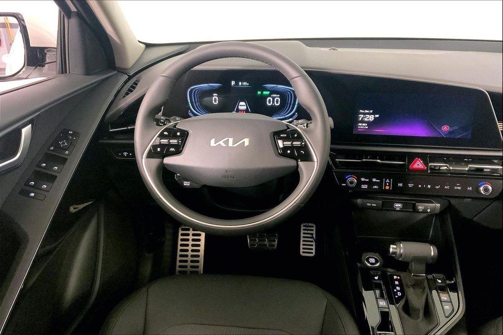 new 2025 Kia Niro car, priced at $28,833