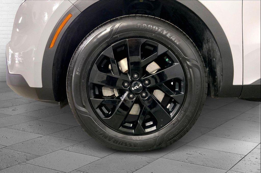 used 2022 Kia Sorento car, priced at $27,499