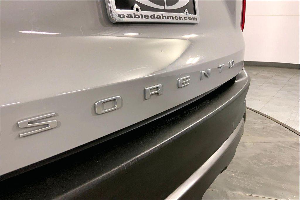 used 2022 Kia Sorento car, priced at $27,499