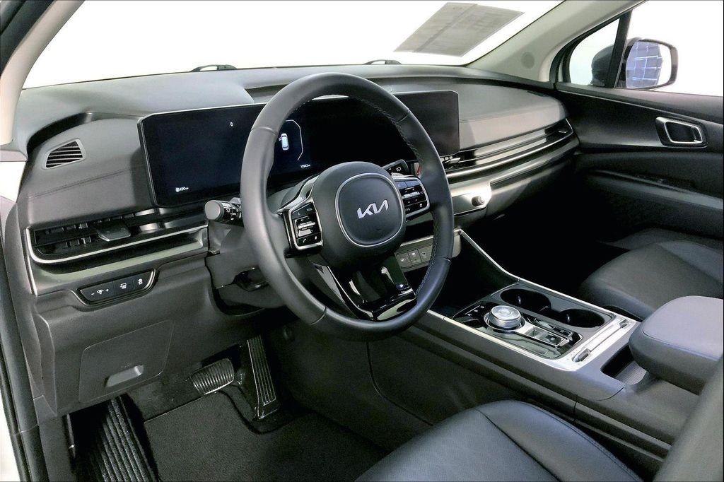 used 2025 Kia Carnival Hybrid car, priced at $41,999