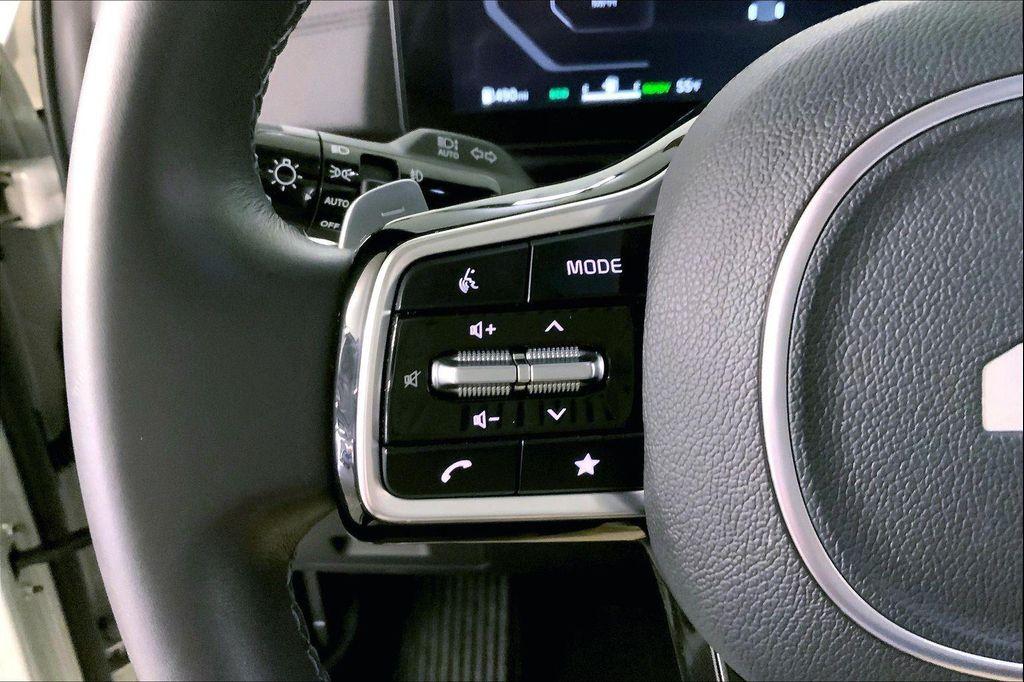 used 2025 Kia Carnival Hybrid car, priced at $41,999