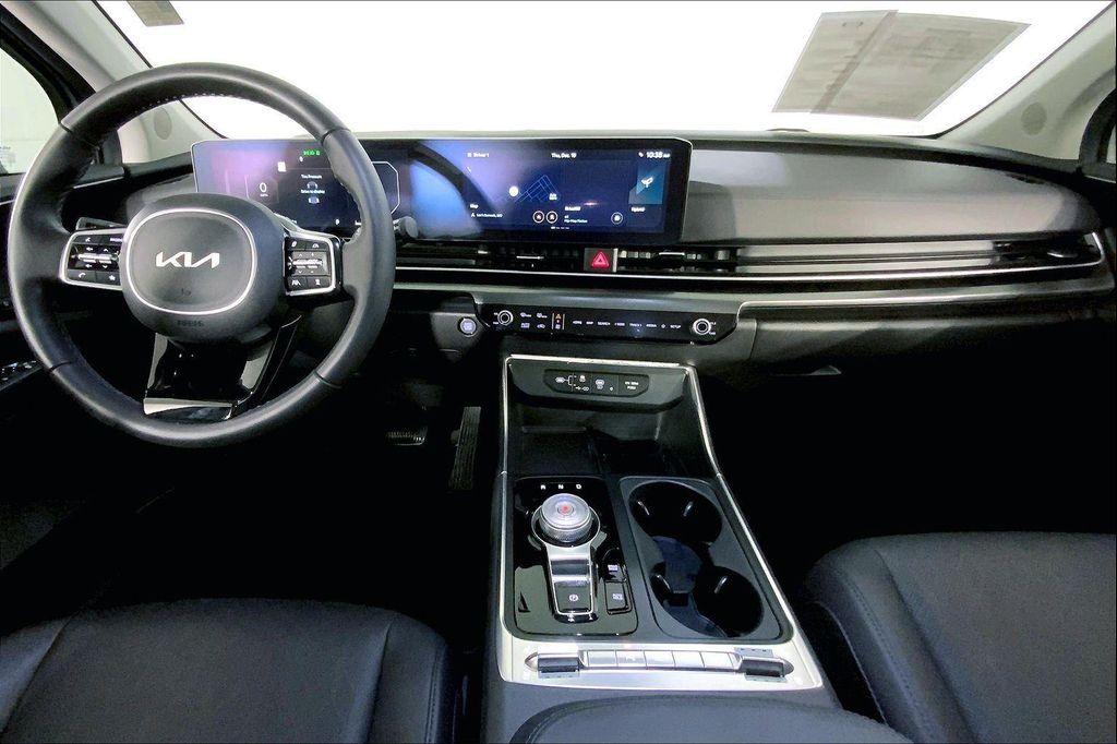 used 2025 Kia Carnival Hybrid car, priced at $41,999