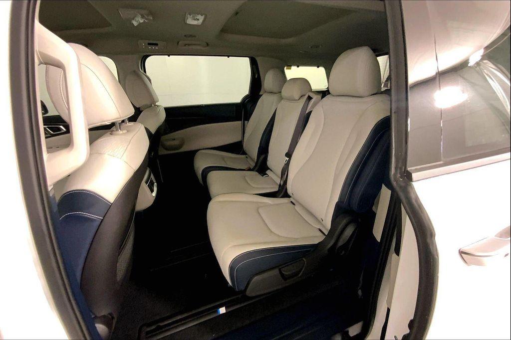 new 2026 Kia Carnival Hybrid car, priced at $53,865