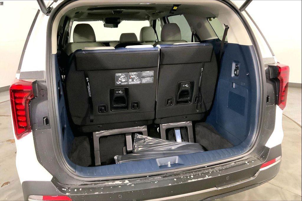 new 2026 Kia Carnival Hybrid car, priced at $53,865