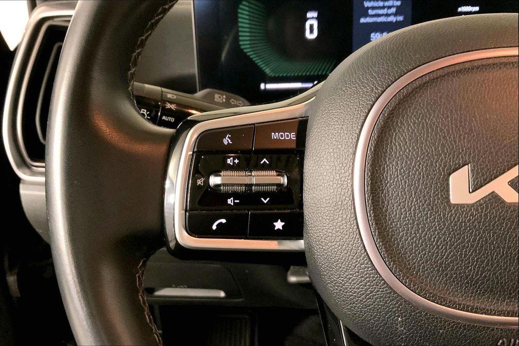 used 2024 Kia Sorento car, priced at $22,900