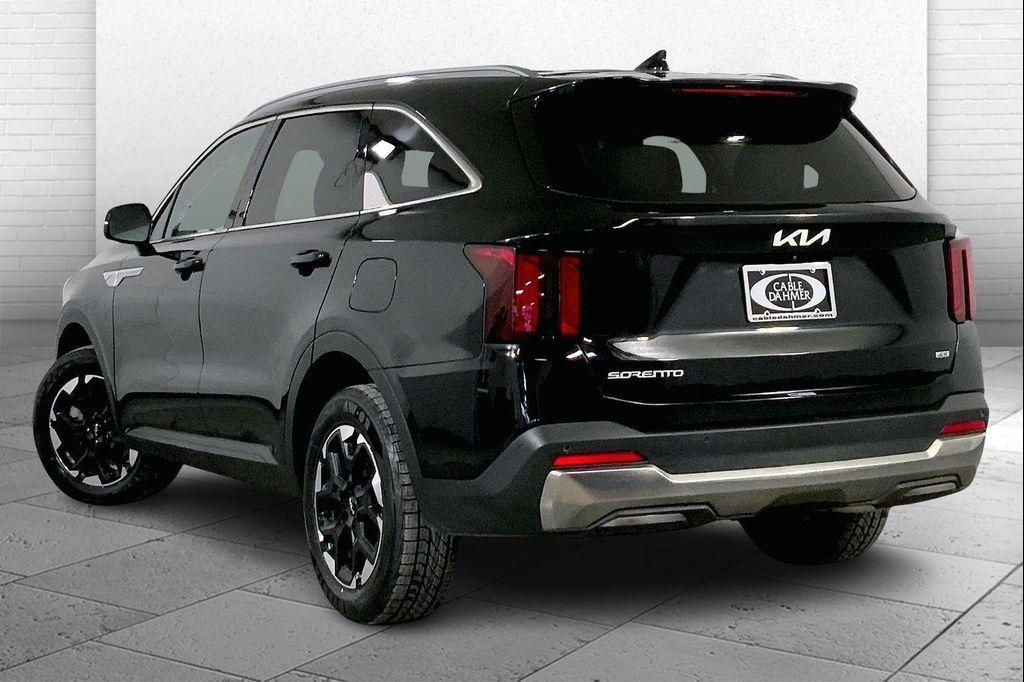 used 2024 Kia Sorento car, priced at $22,900