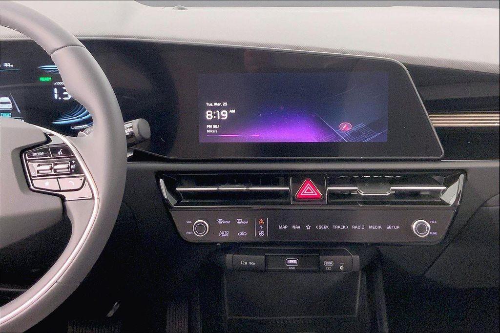new 2025 Kia Niro car, priced at $27,648
