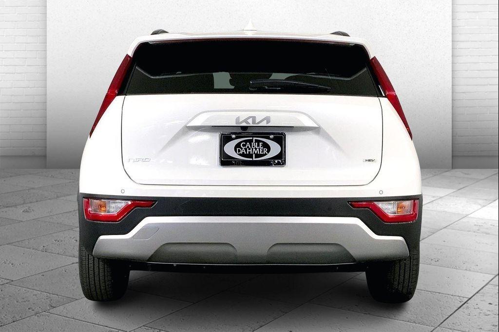 new 2025 Kia Niro car, priced at $27,648