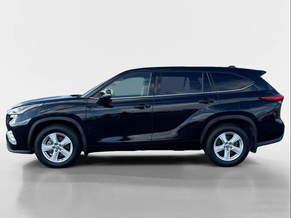 used 2021 Toyota Highlander car, priced at $22,800