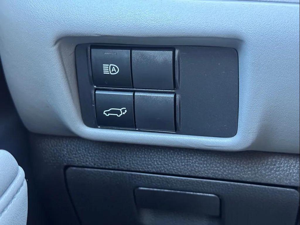 used 2021 Toyota Highlander car, priced at $22,800