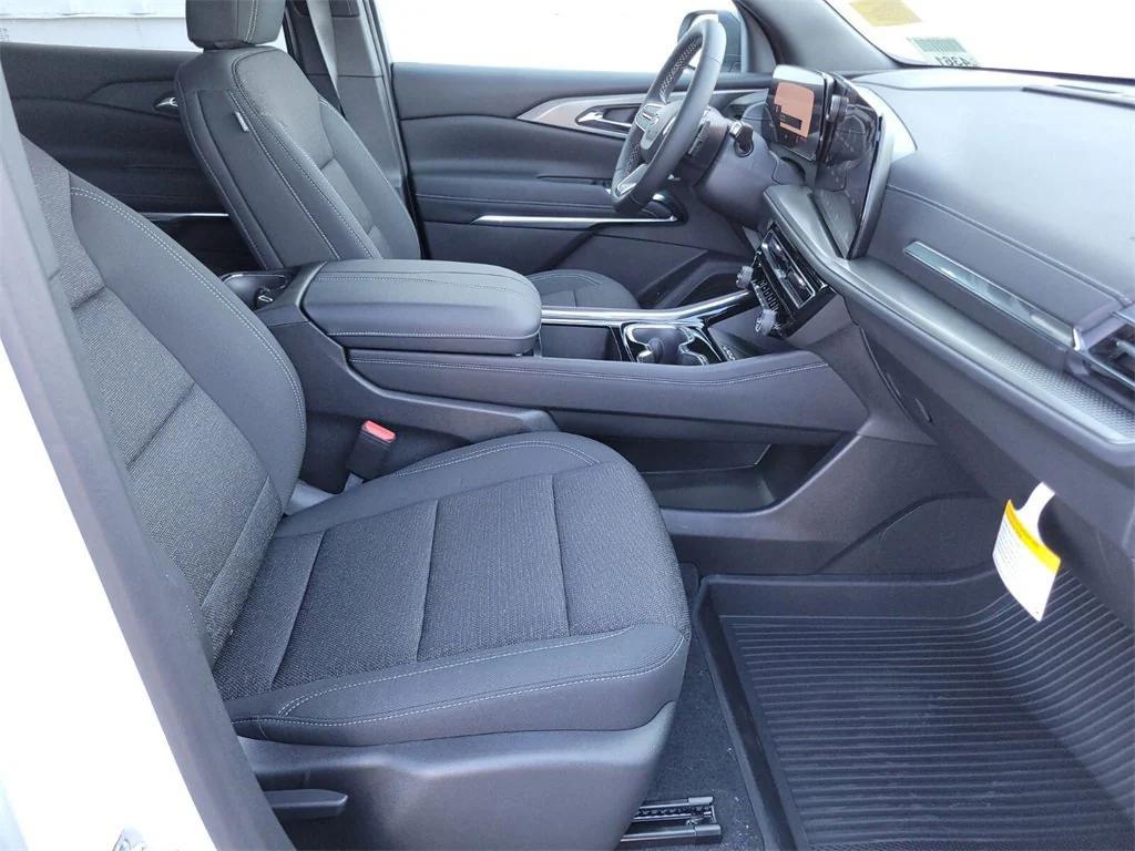 new 2026 Chevrolet Traverse car, priced at $42,995